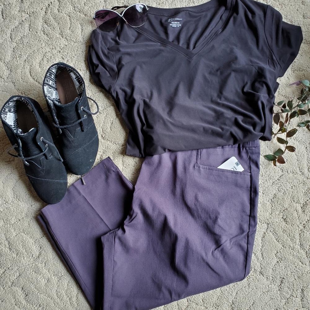 NWT Terra and Sky Millennium Capri Pants|  Size 1X. (16W-18W) | Grey.        *A*